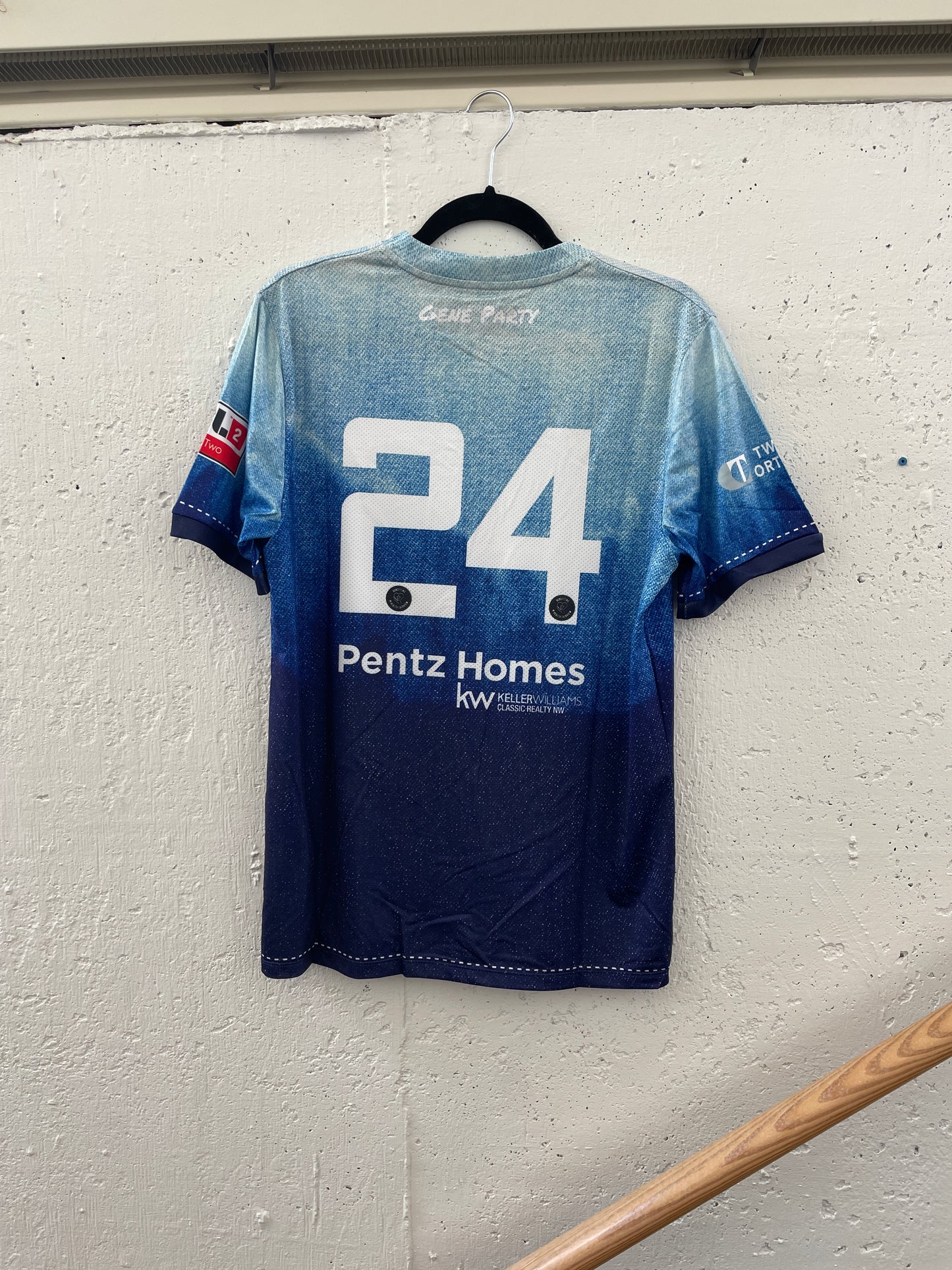 Gene Party Jersey